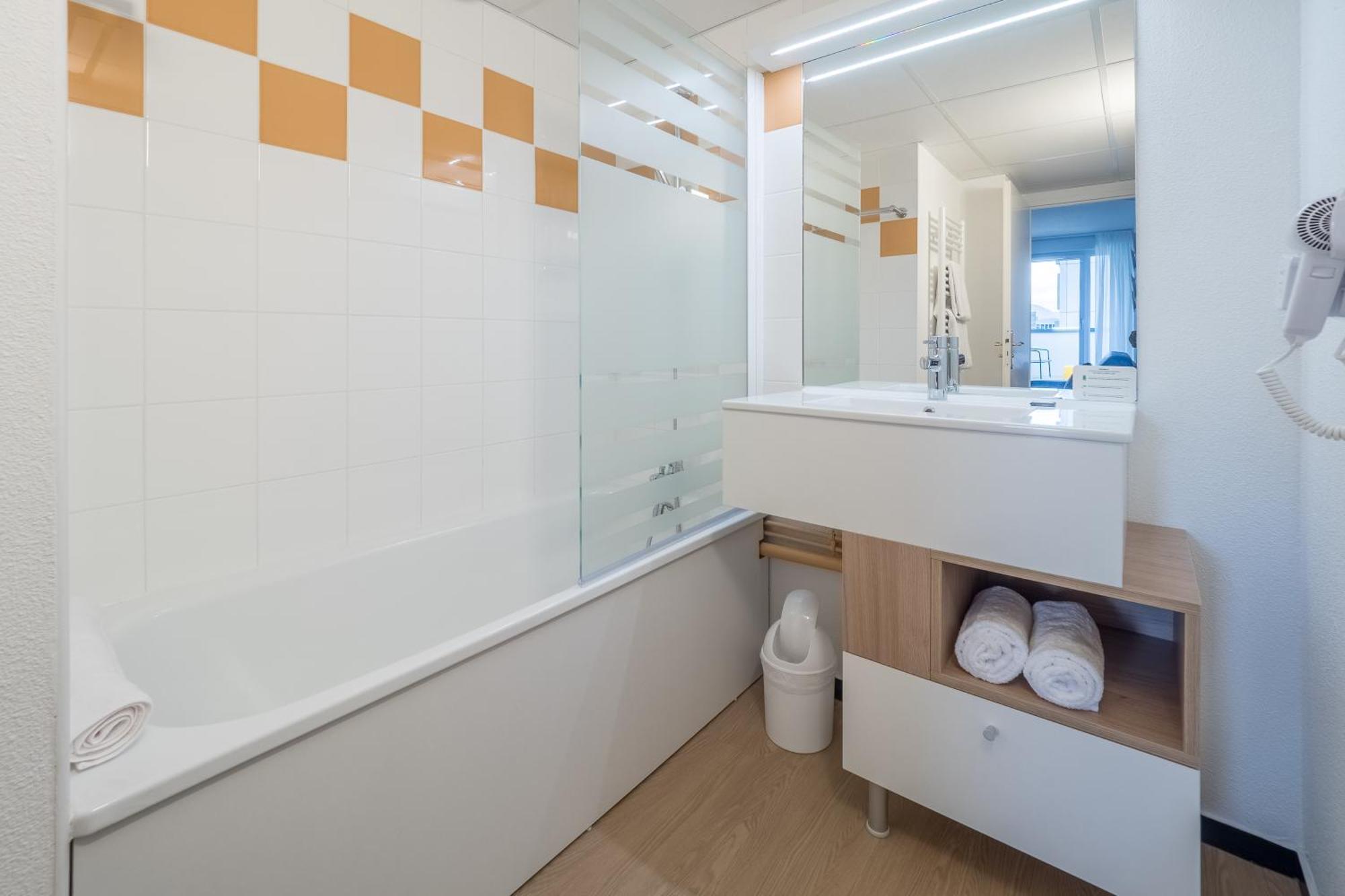 Hostel Le Hueb Grenoble Esterno foto